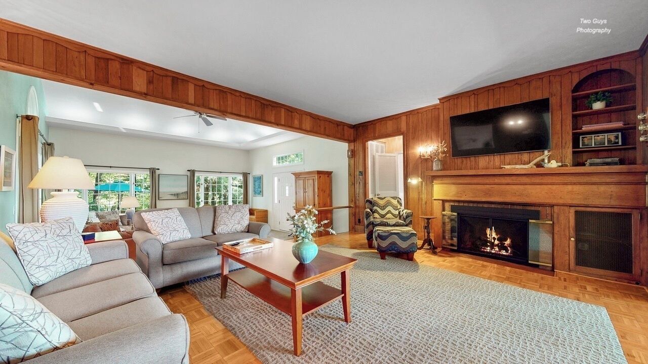 Photo of Livingroom in Saugatuck