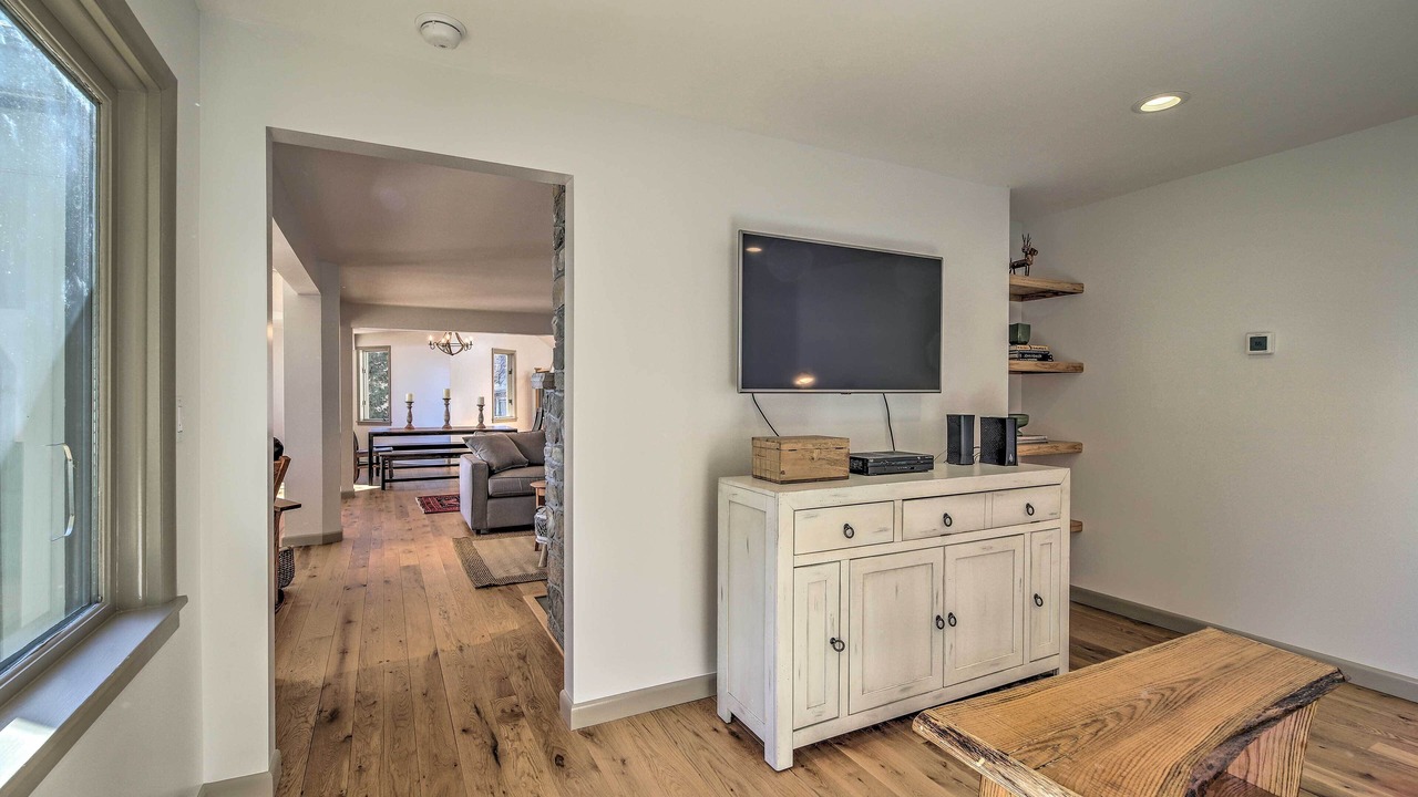 Photo of Livingroom in Plattsburgh