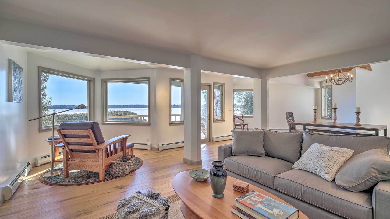 Photo of Livingroom in Plattsburgh