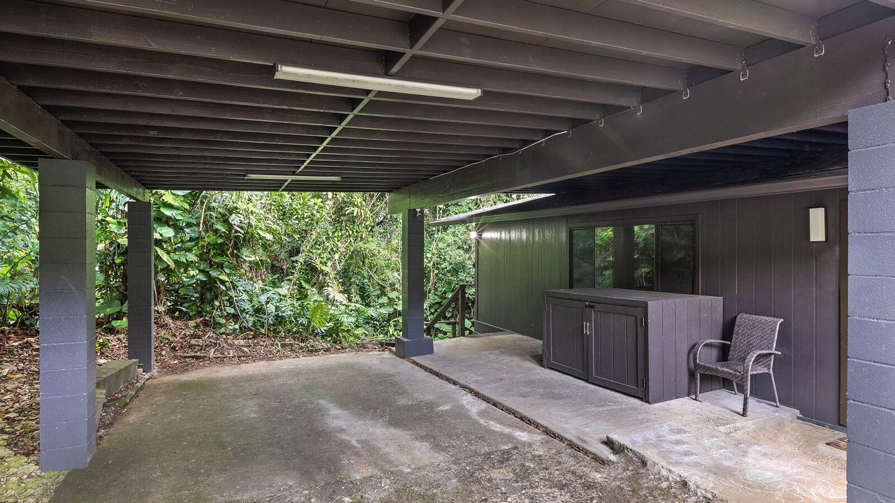 Photo of Patio Balcony in Nuuanu - Punchbowl