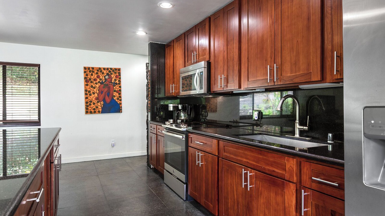 Photo of Kitchen in Nuuanu - Punchbowl