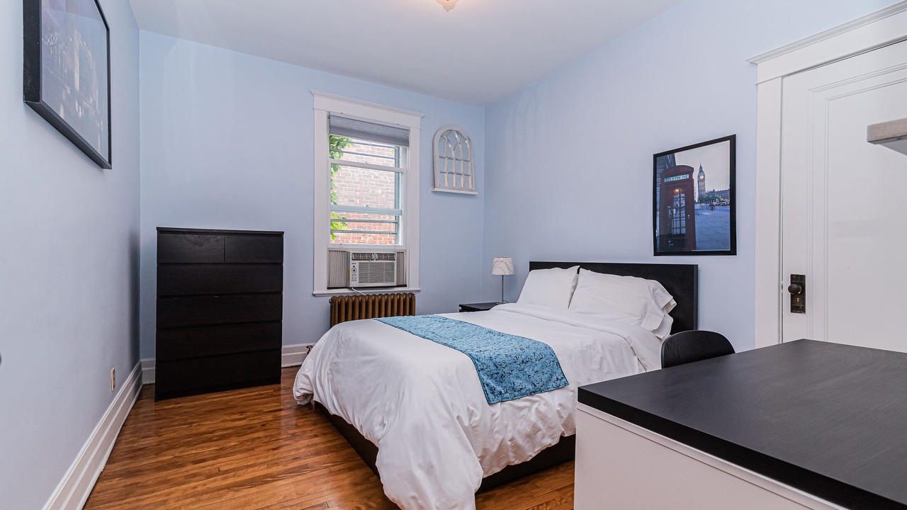 Photo of Others in Cote-Des-Neiges—Notre-Dame-De-Grace