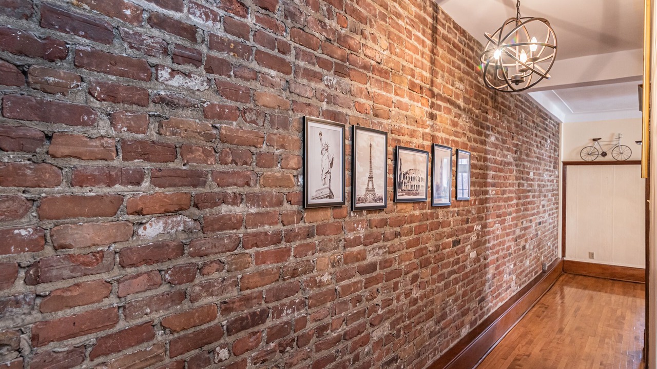Photo of Others in Cote-Des-Neiges—Notre-Dame-De-Grace
