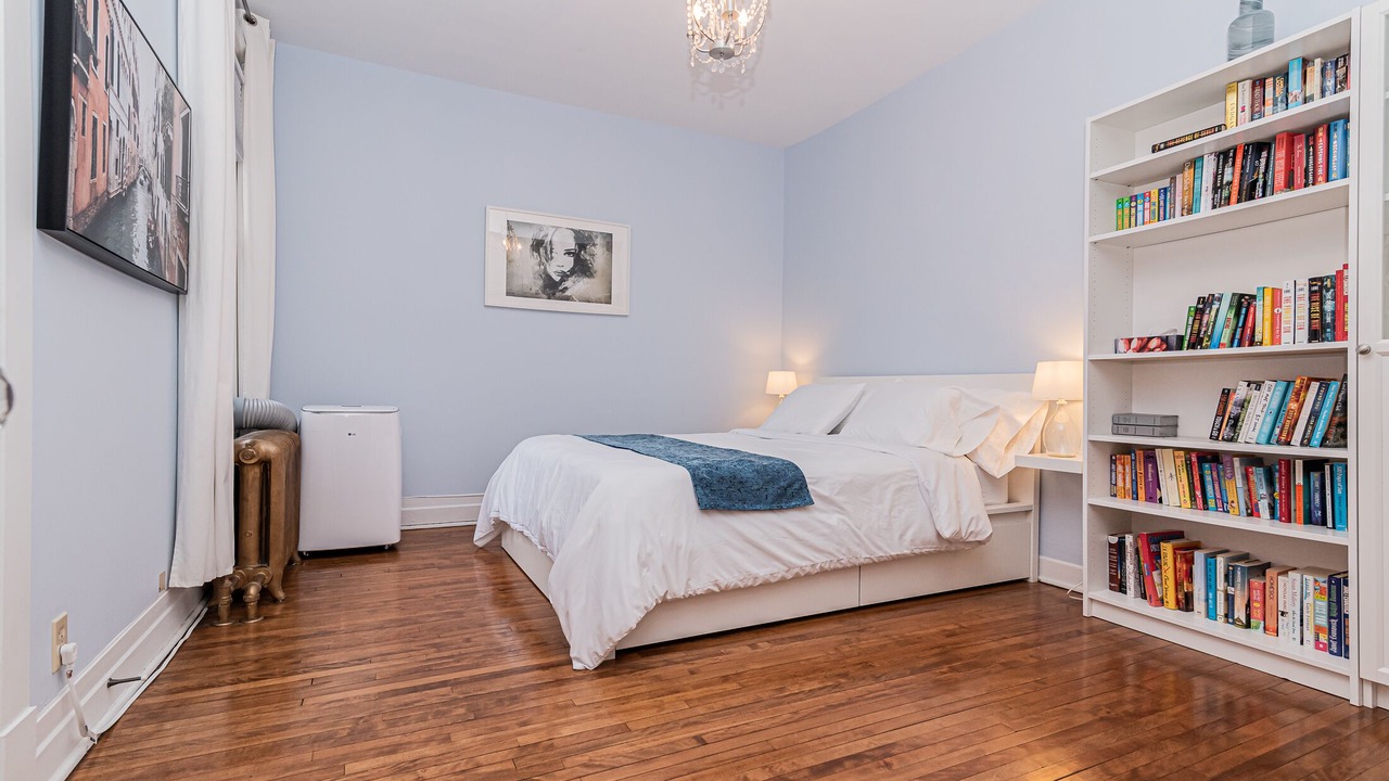 Photo of Others in Cote-Des-Neiges—Notre-Dame-De-Grace