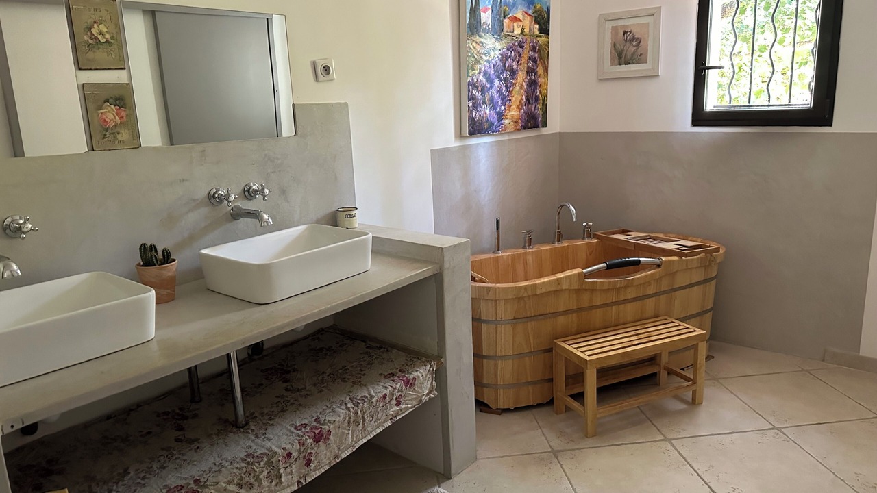 Photo of Bathroom in Laudun