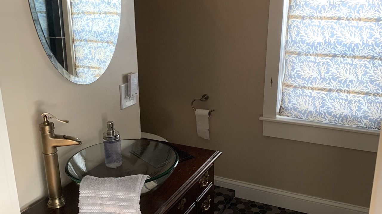 Photo of Bathroom in Oakland