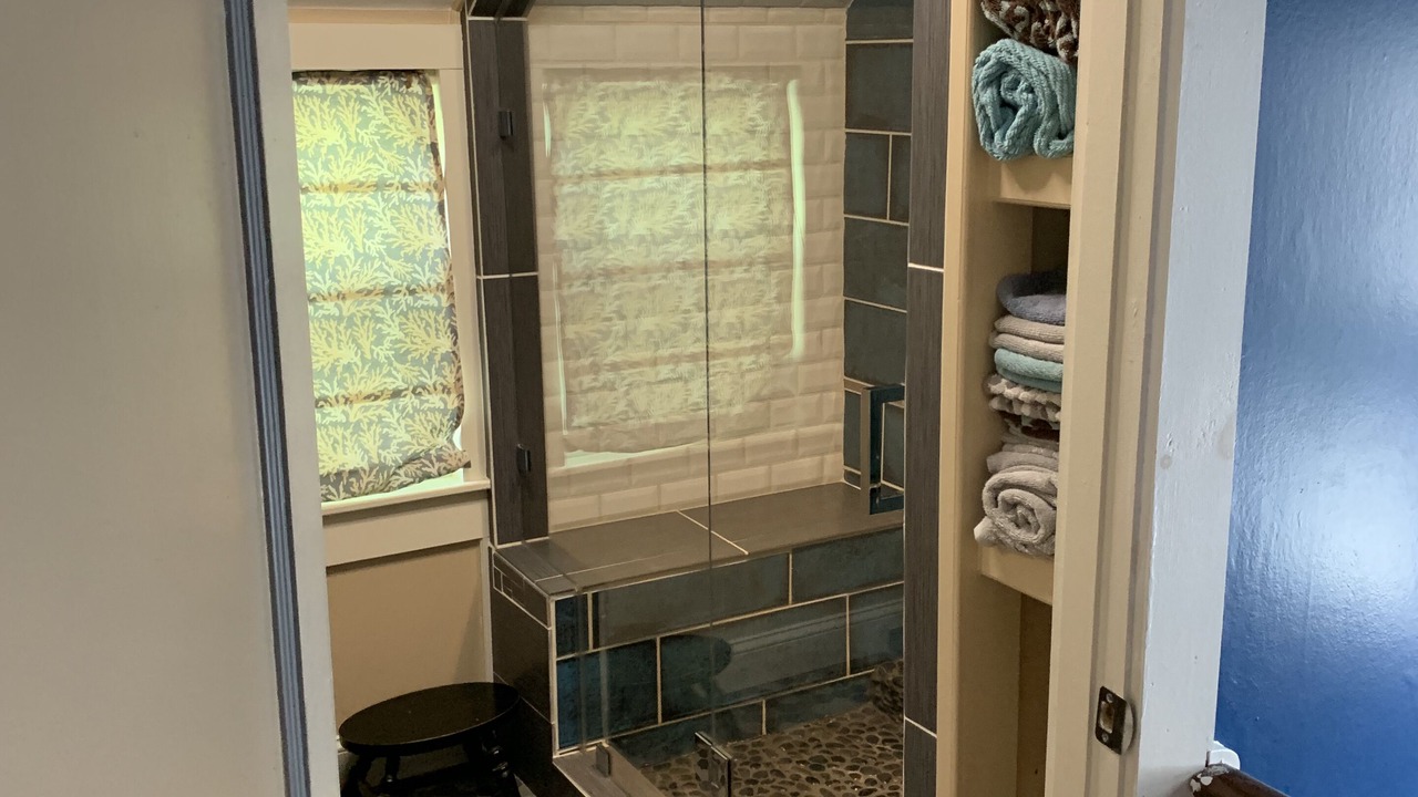 Photo of Bedroom in Oakland