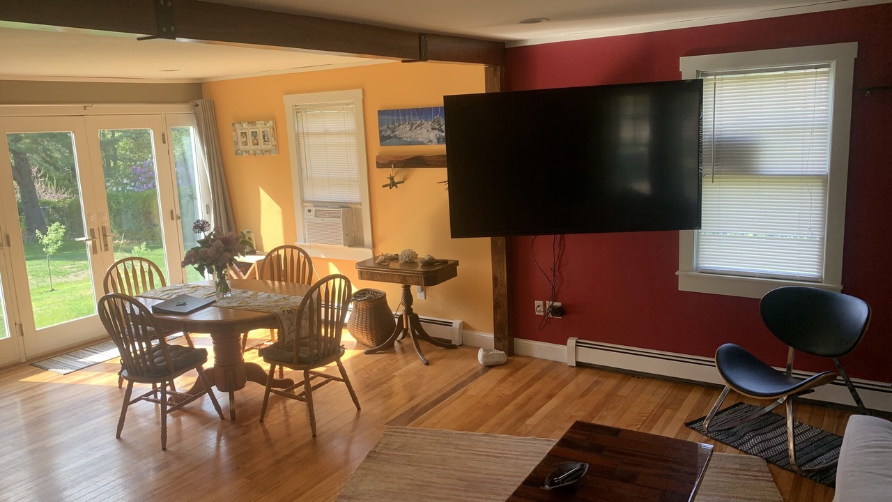 Photo of Livingroom in Oakland