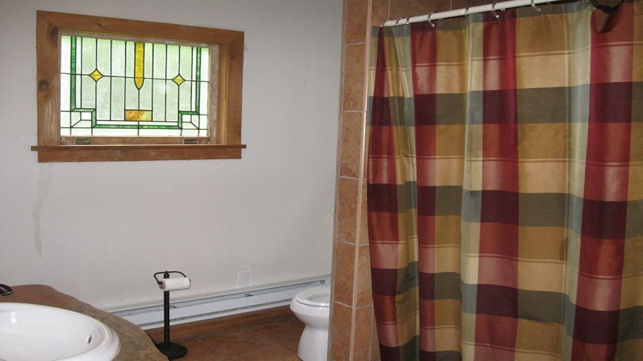 Photo of Bathroom in Luray