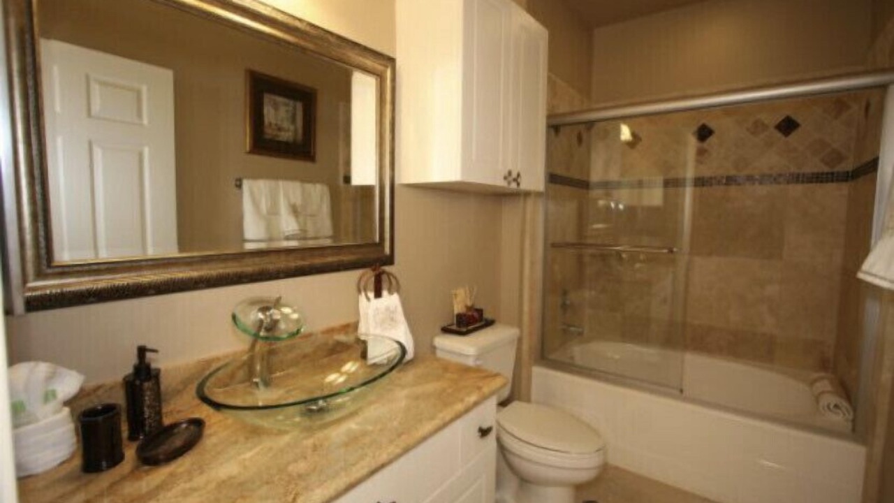 Photo of Bathroom in South Shore Harbour