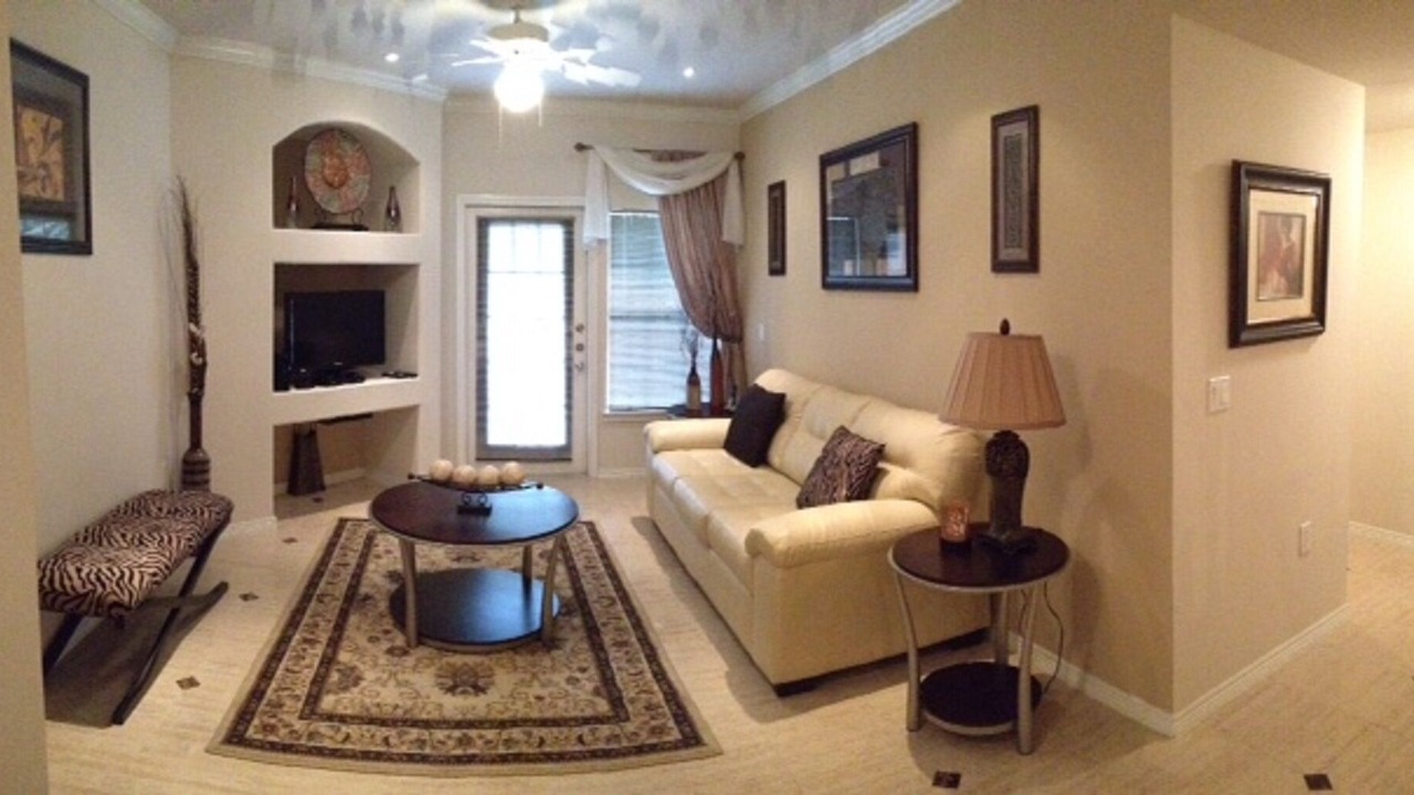 Photo of Livingroom in South Shore Harbour