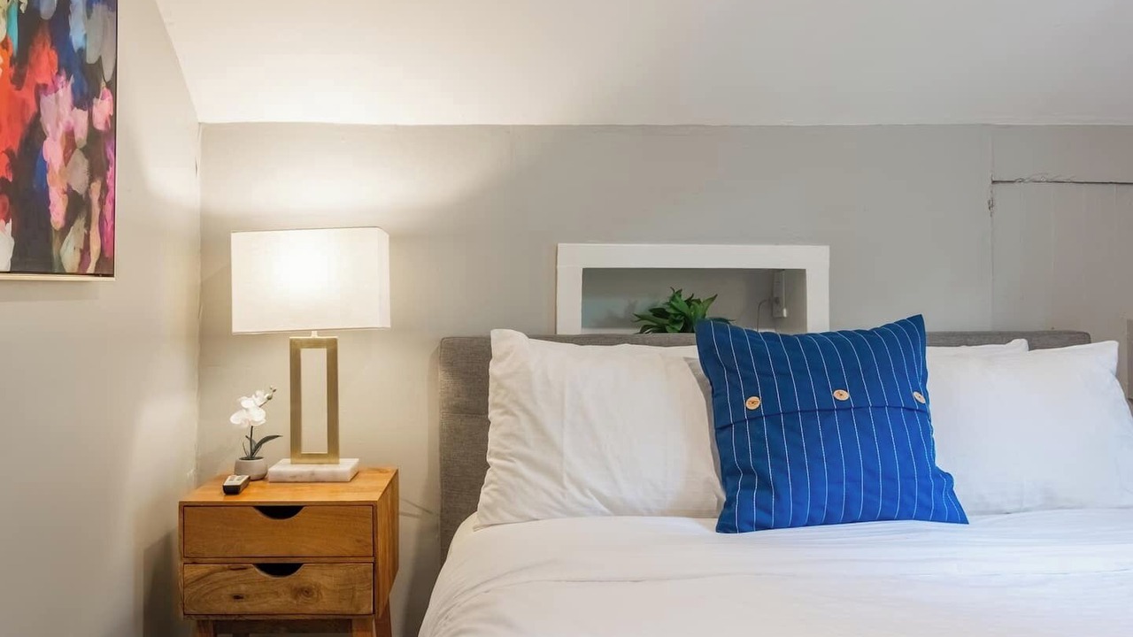 Photo of Bedroom in West Plaza