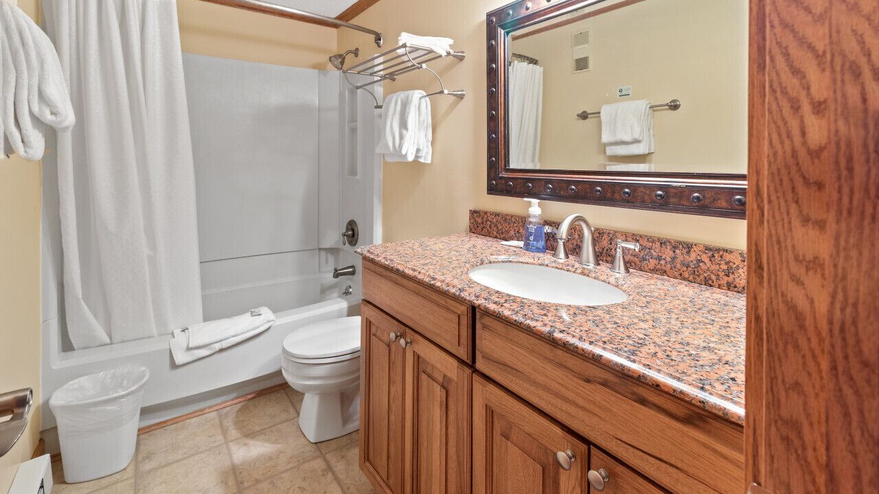 Photo of Bathroom in Edray