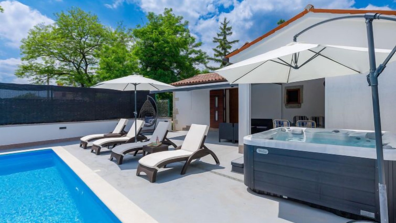 Photo of Outdoor in Pican