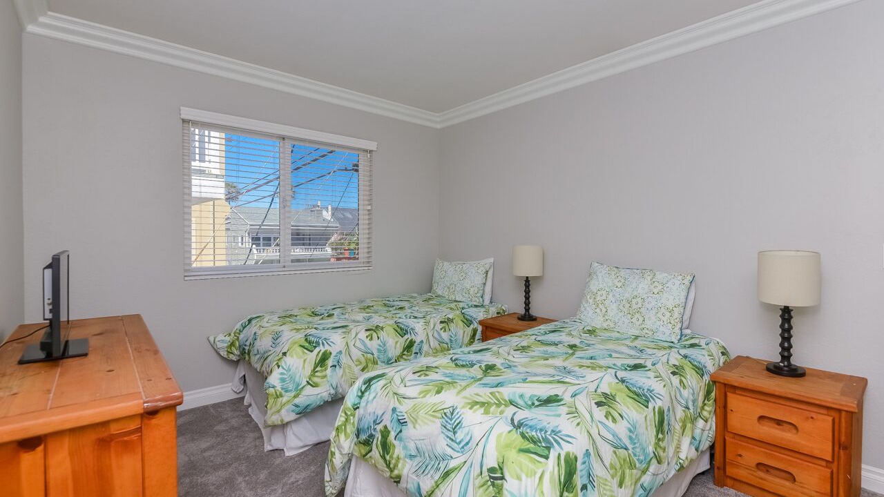 Photo of Bedroom in South Mission Beach