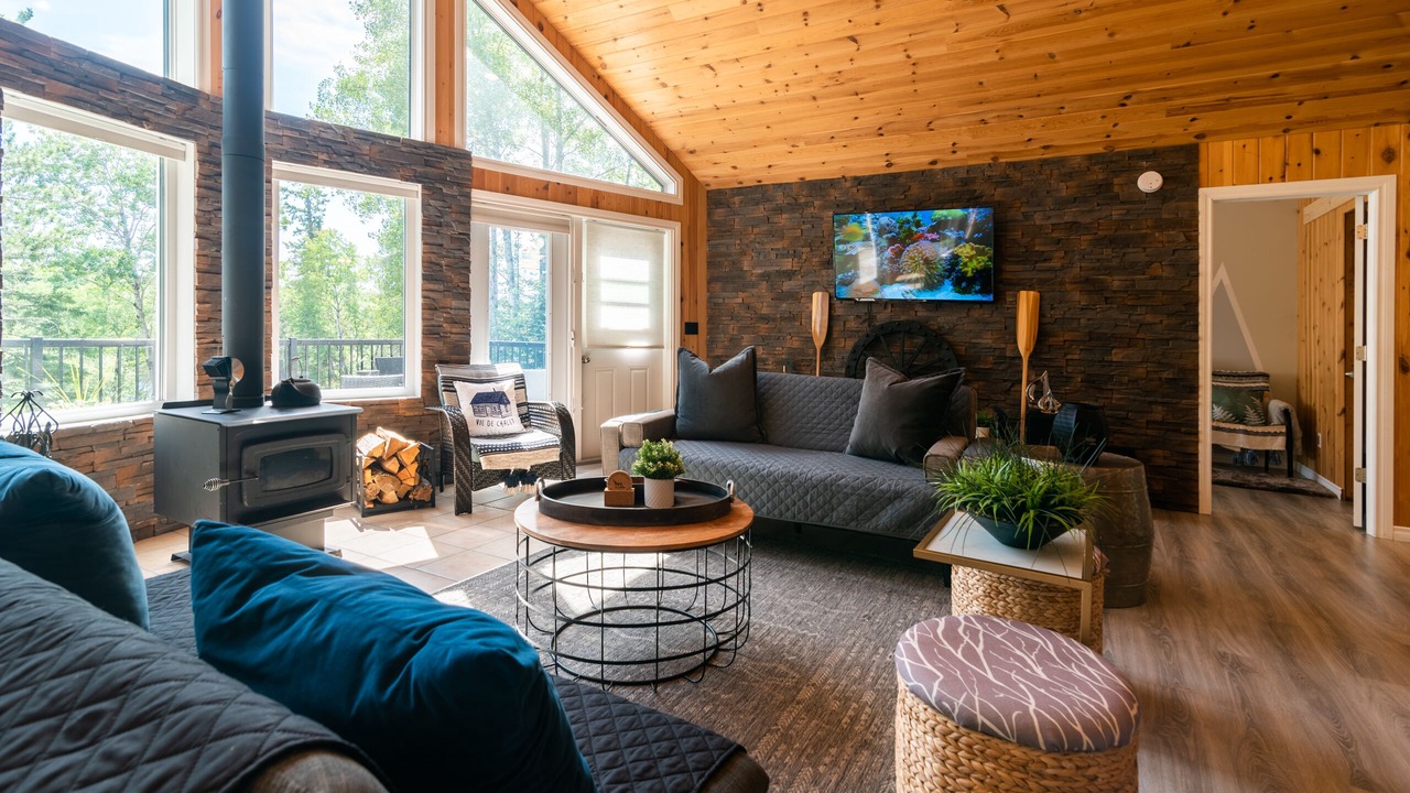 Photo of Livingroom in Kenora