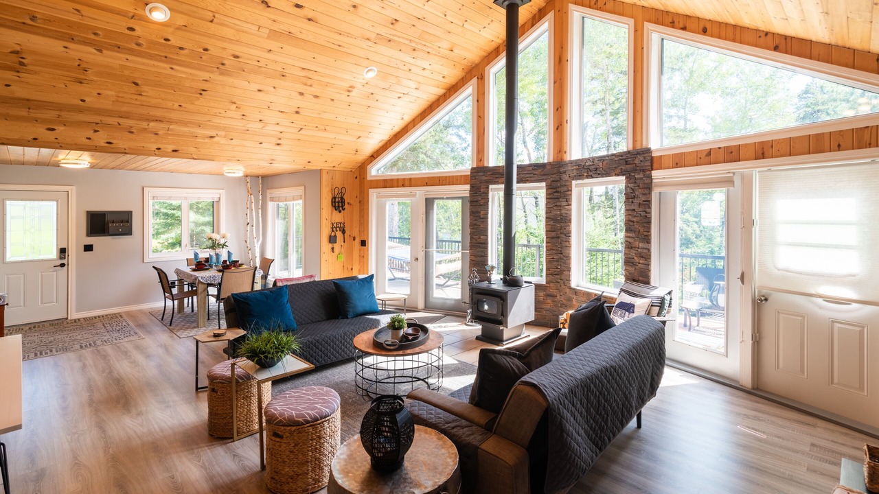 Photo of Livingroom in Kenora
