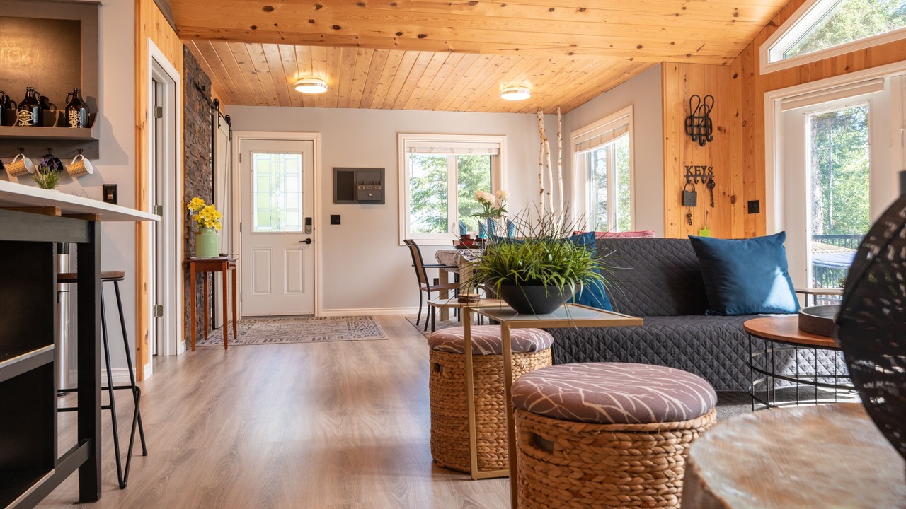 Photo of Livingroom in Kenora