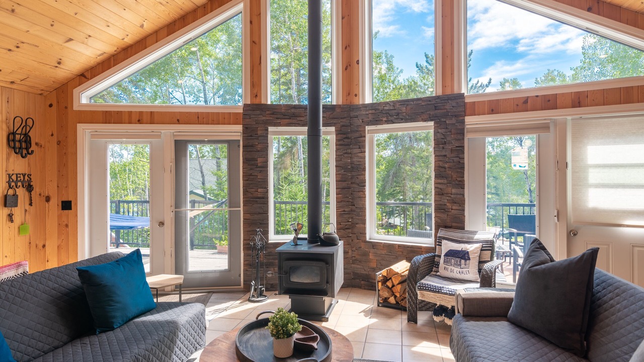 Photo of Livingroom in Kenora