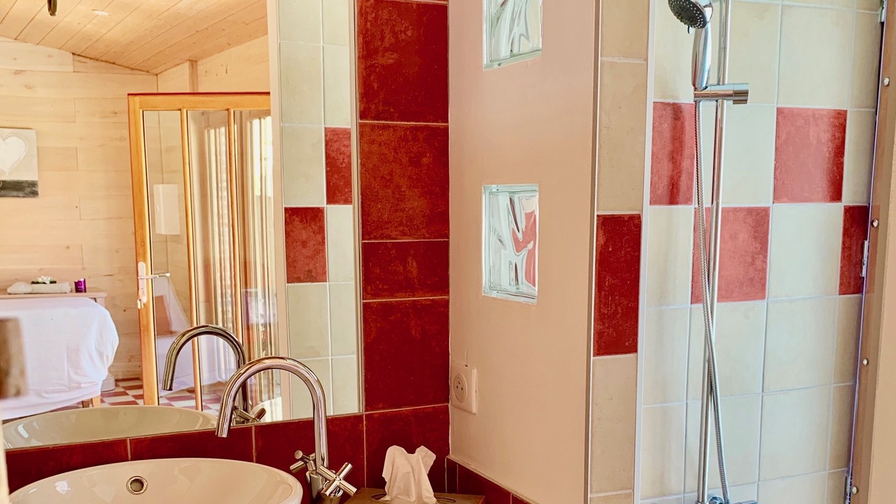 Photo of Bathroom in Libourne