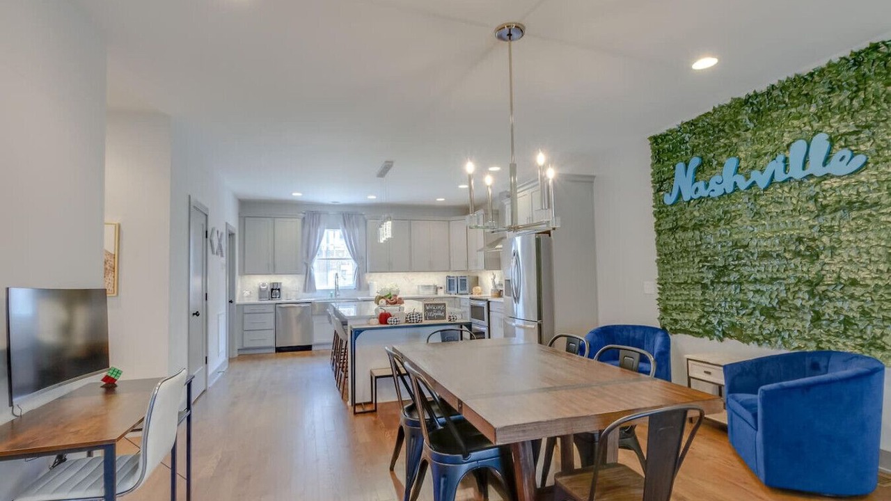 Photo of Livingroom in Historic Waverly