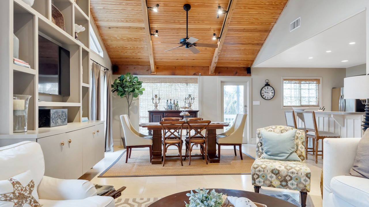 Photo of Livingroom in Pirates Beach