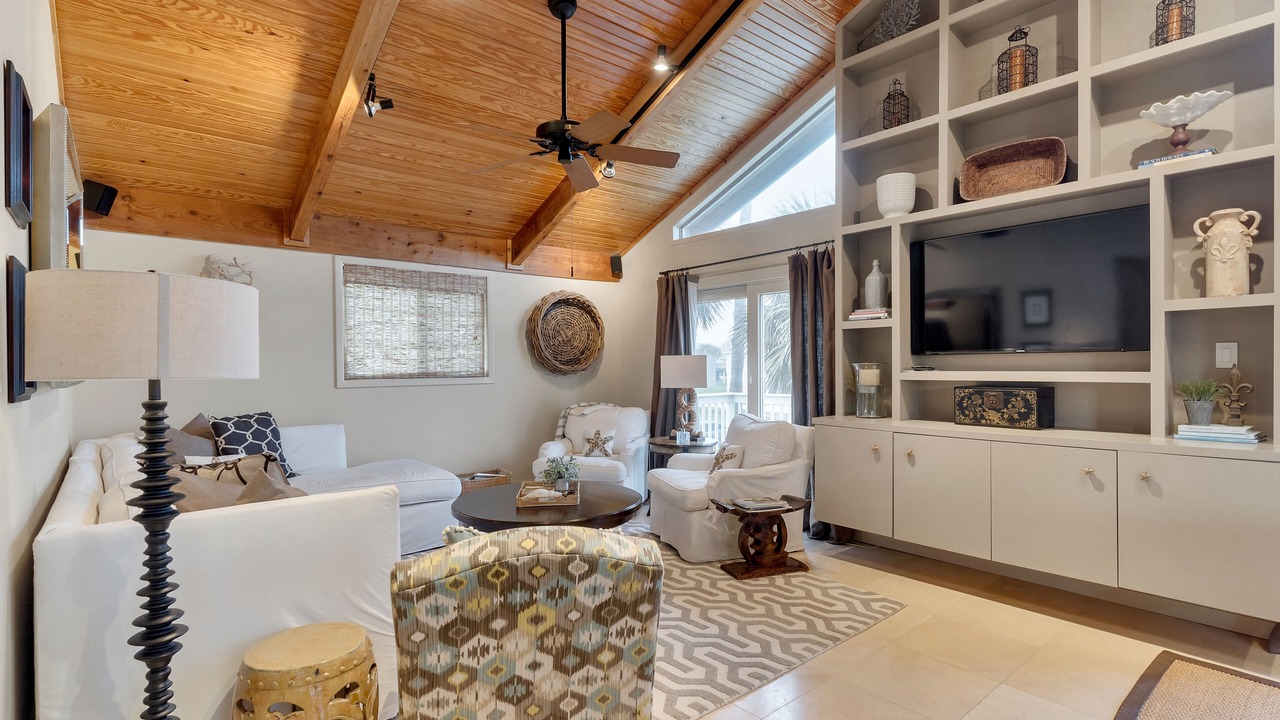 Photo of Livingroom in Pirates Beach