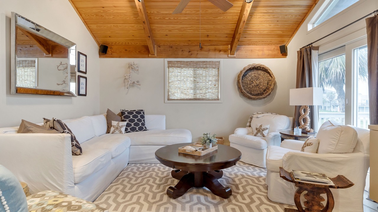 Photo of Livingroom in Pirates Beach