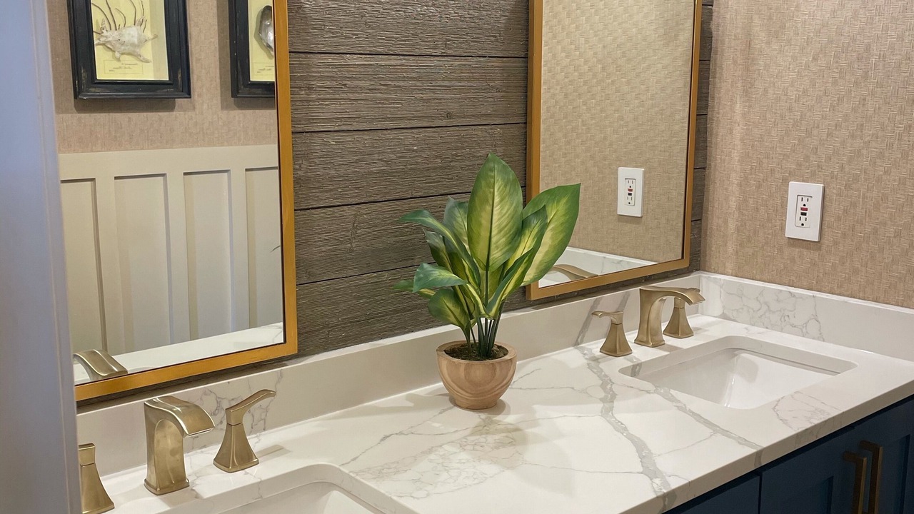 Photo of Bathroom in Pirates Beach