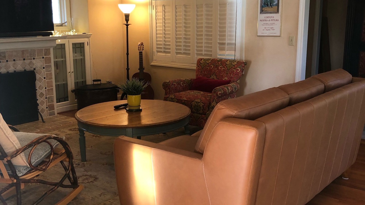 Photo of Livingroom in Amazon