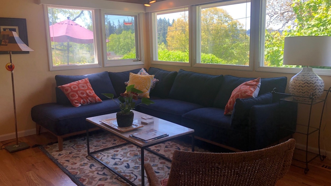 Photo of Bedroom in Amazon