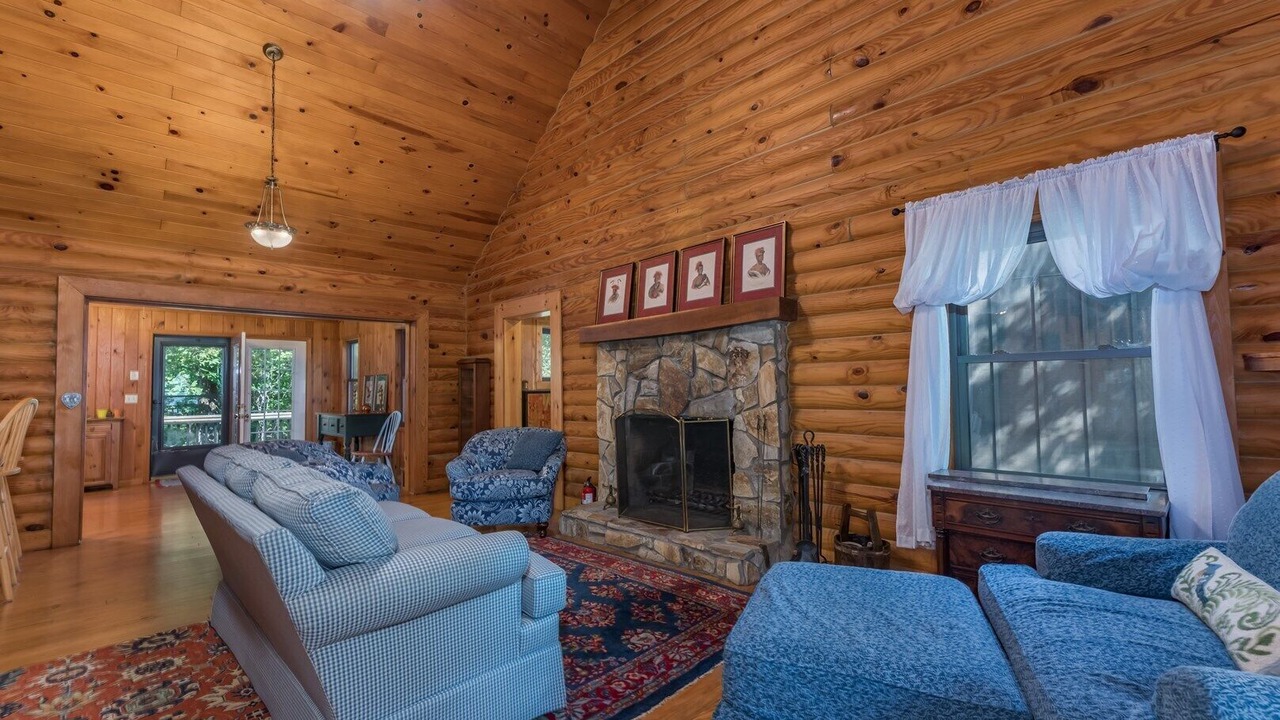 Photo of Livingroom in Lynn