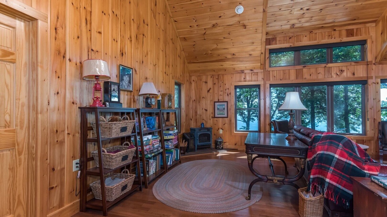 Photo of Bedroom in Lynn