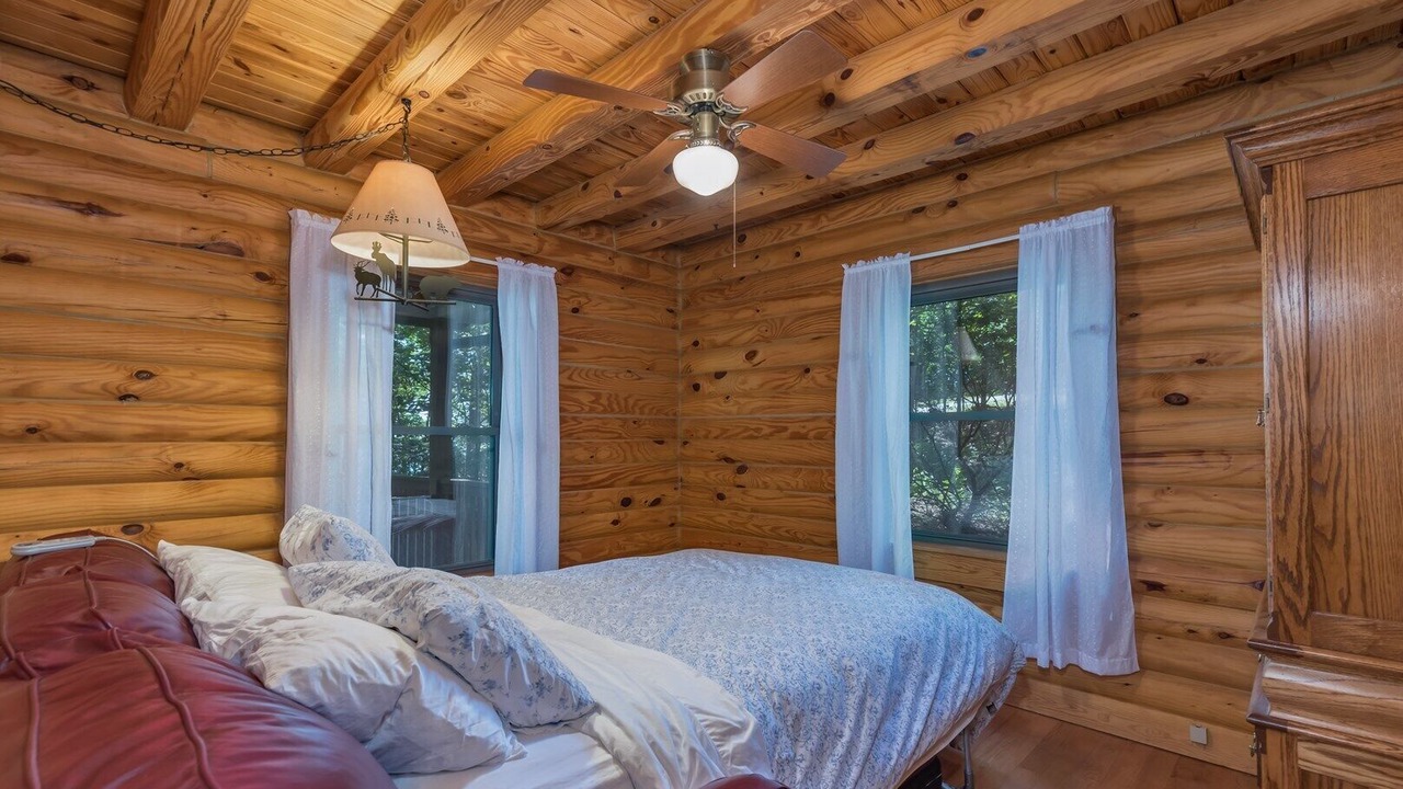 Photo of Bedroom in Lynn