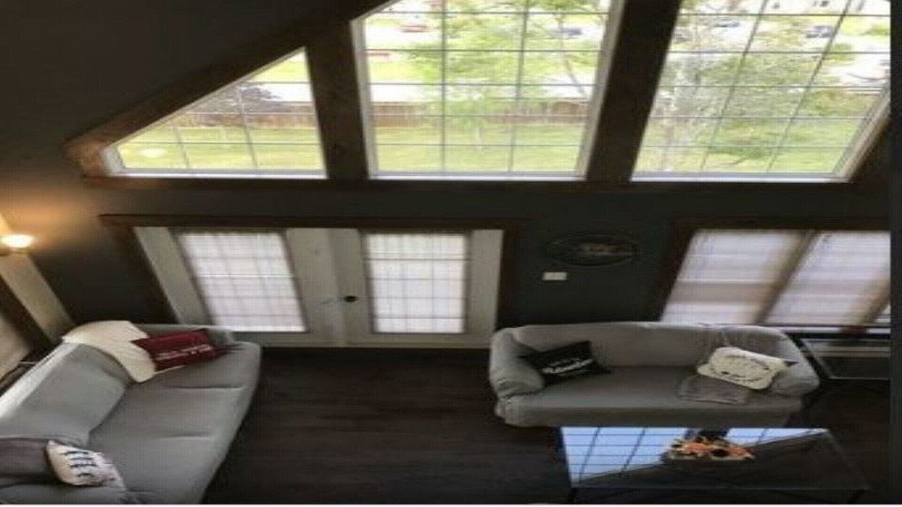 Photo of Livingroom in Deer Lake