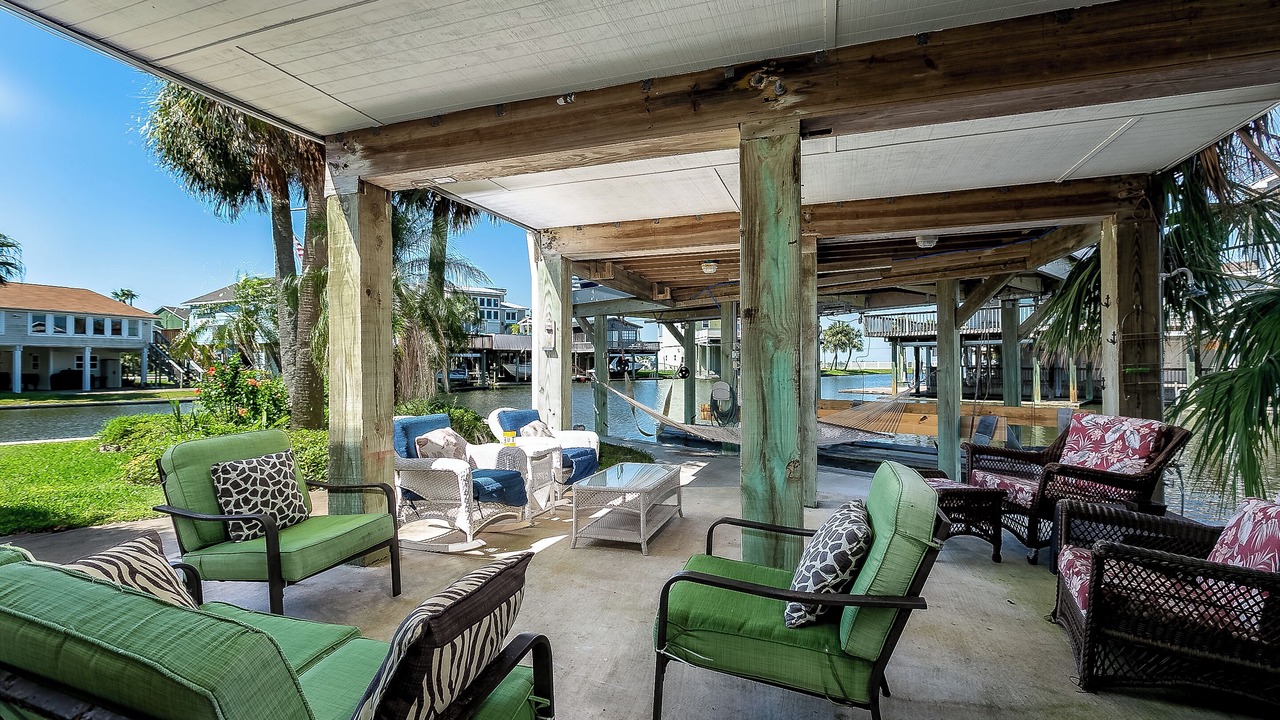 Photo of Patio Balcony in Jamaica Beach
