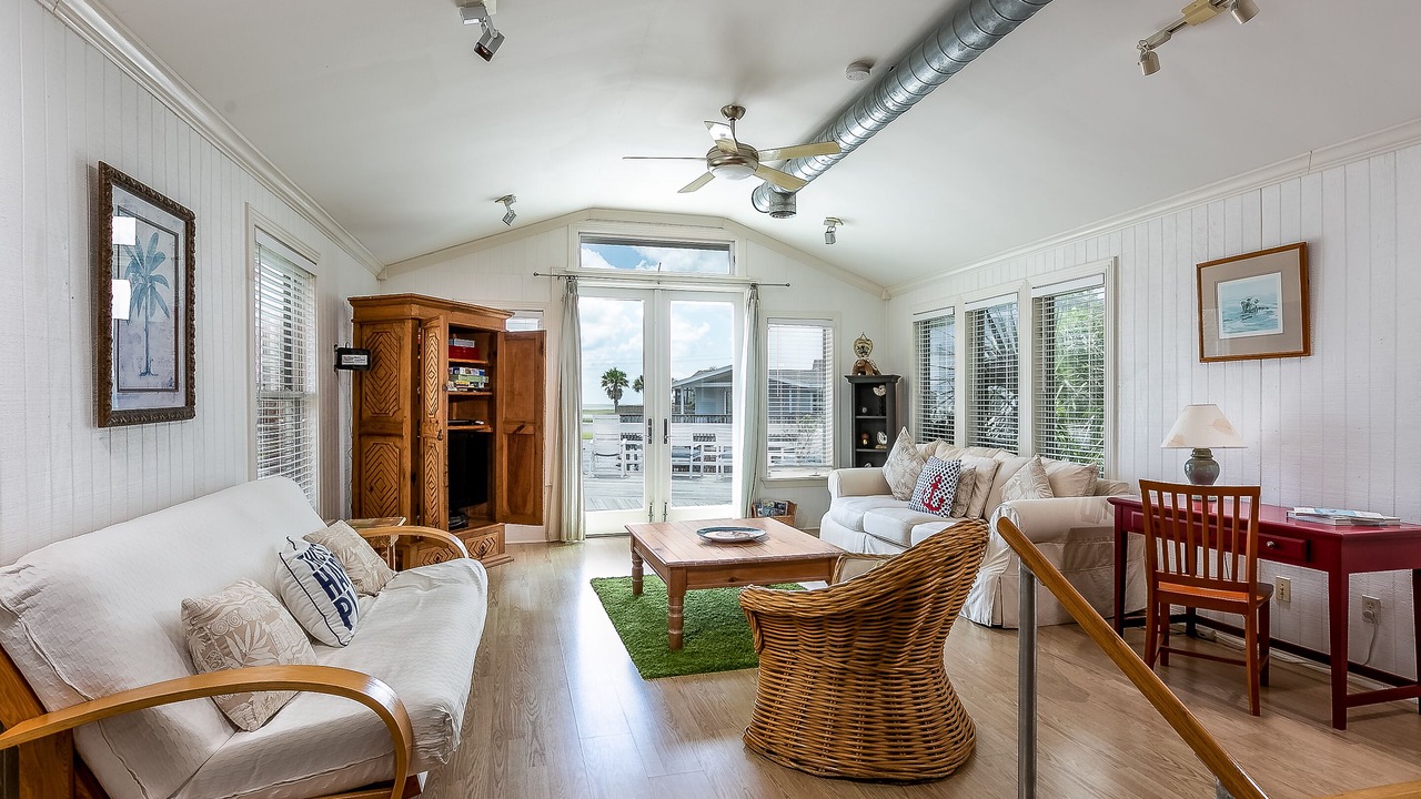 Photo of Livingroom in Jamaica Beach
