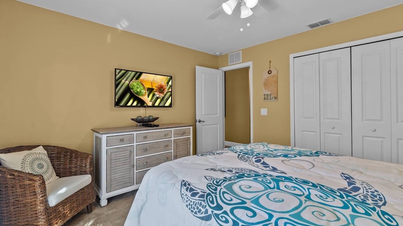 Photo of Bedroom in Englewood East