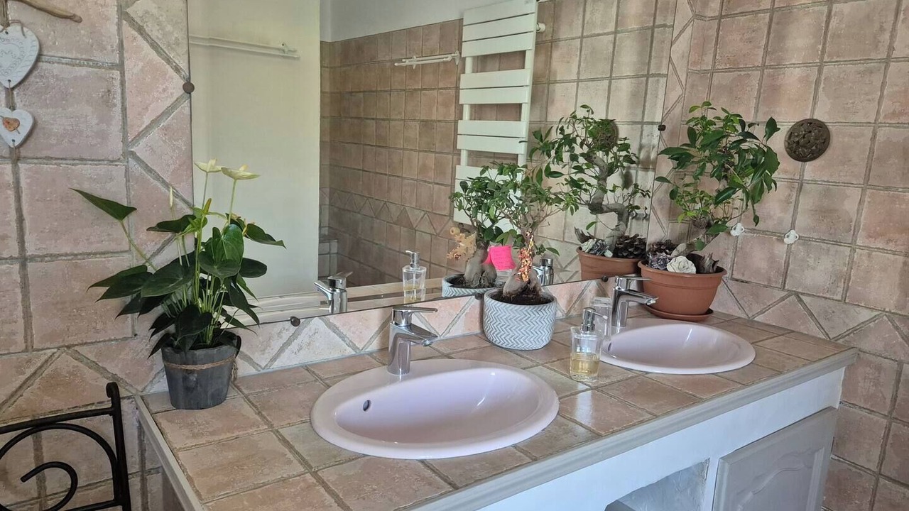 Photo of Bathroom in Chateauneuf-les-Martigues