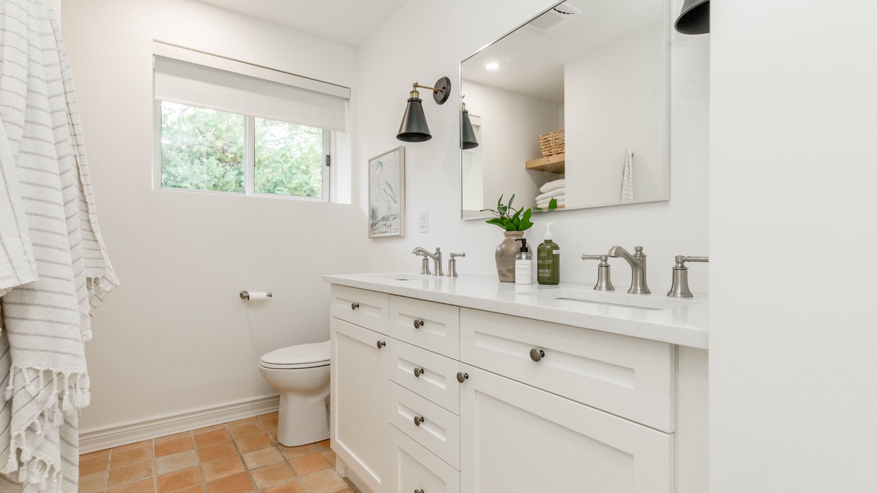 Photo of Bathroom in Oro-Medonte