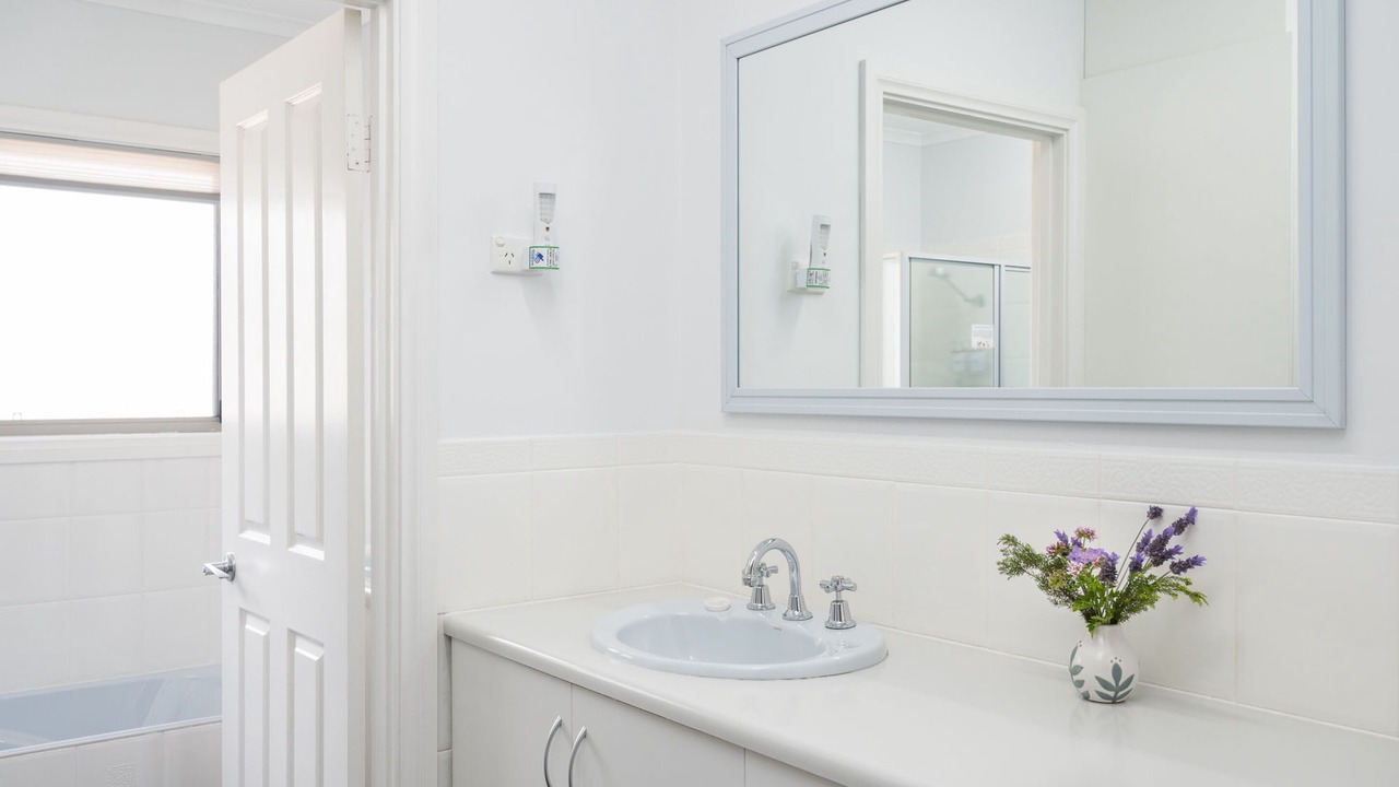 Photo of Bathroom in Emu Bay