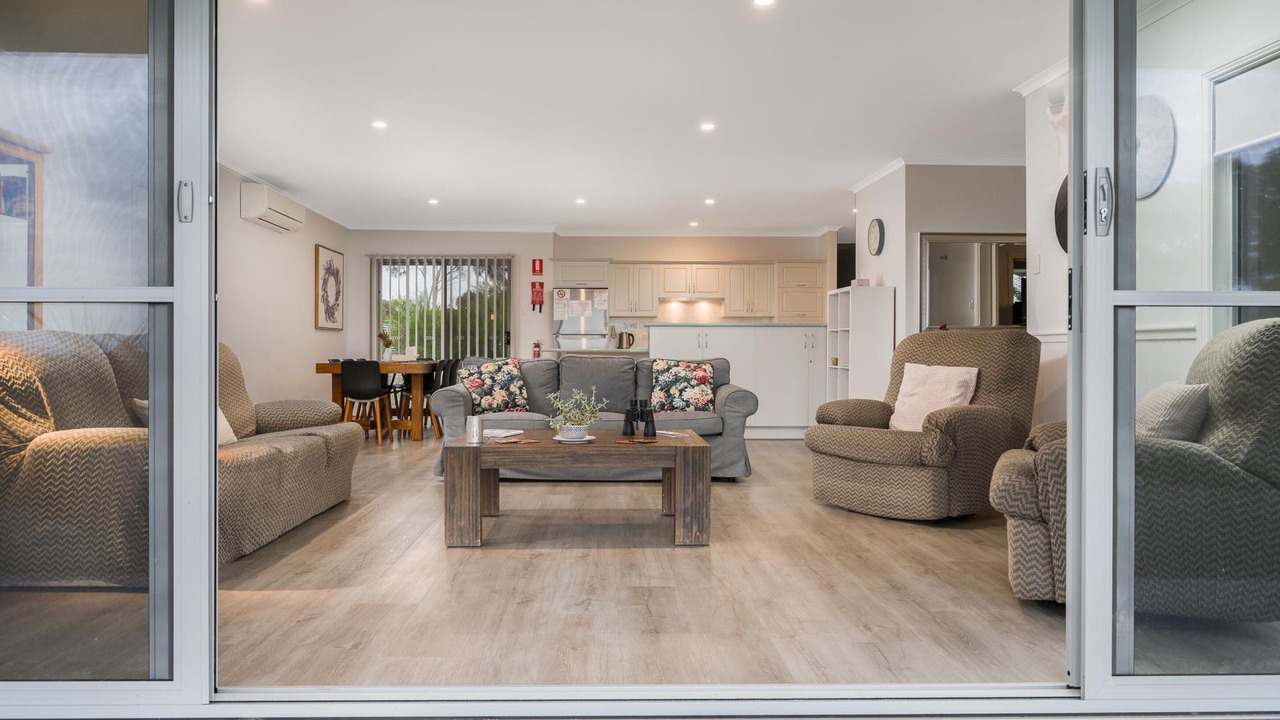 Photo of Livingroom in Emu Bay
