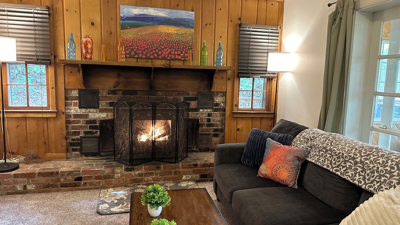 Photo of Livingroom in Front Royal