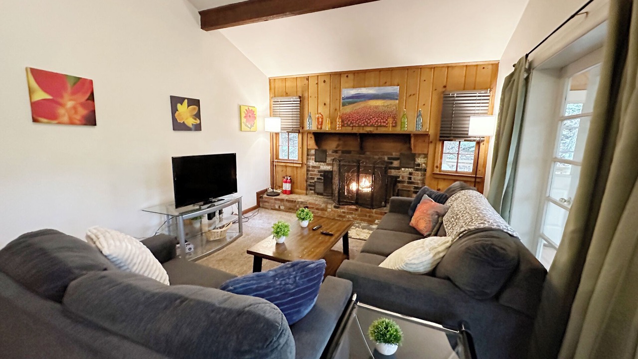 Photo of Livingroom in Front Royal