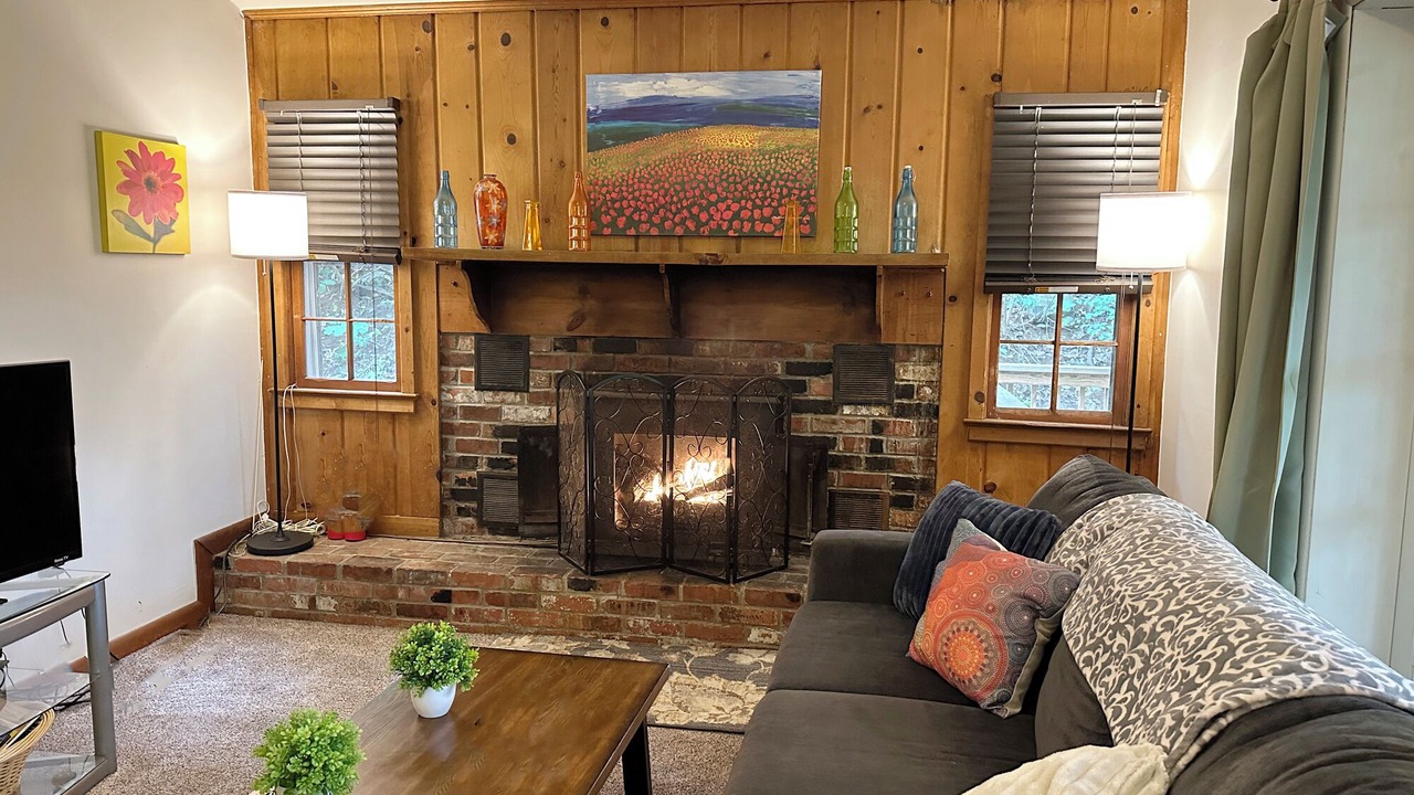 Photo of Livingroom in Front Royal