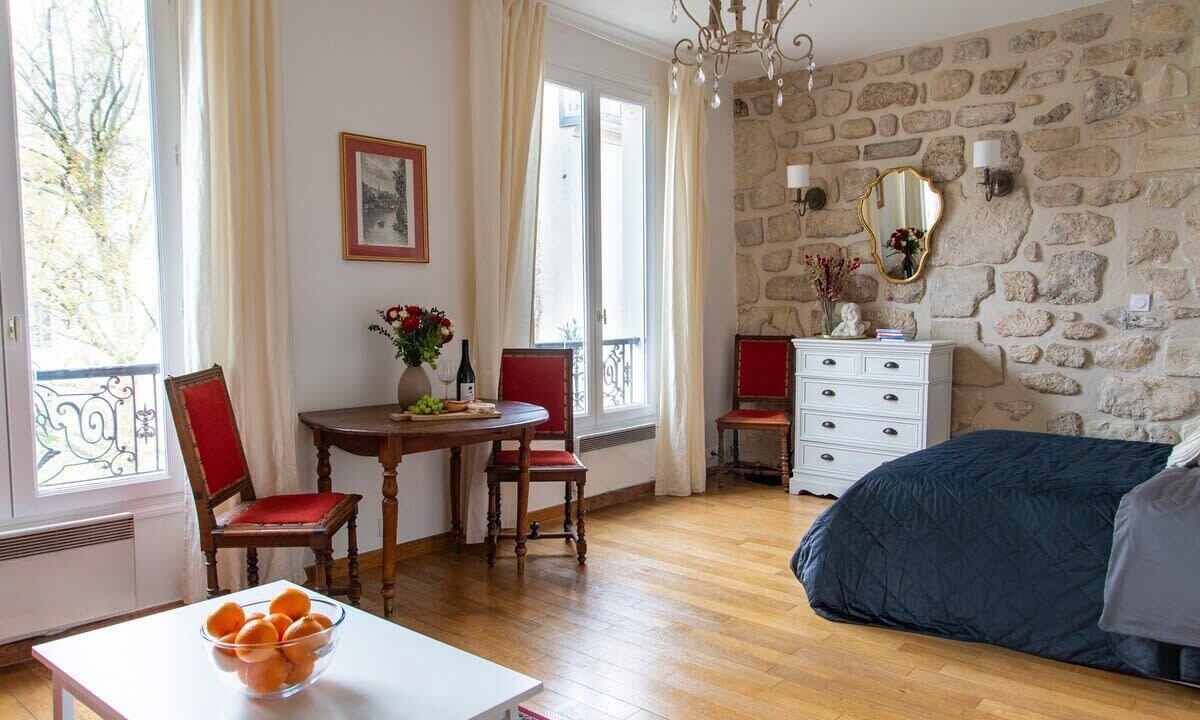 Photo of Bedroom in 4th Arrondissement