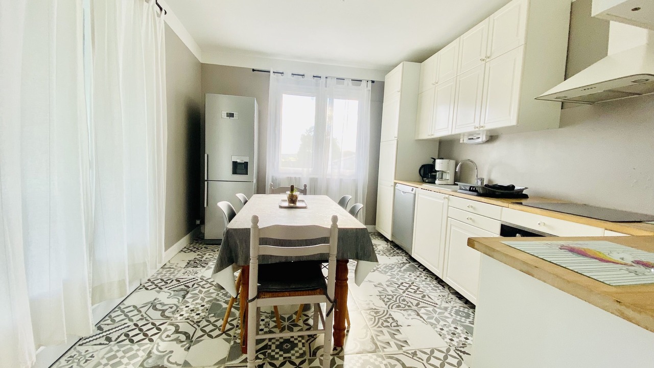 Photo of Kitchen in Saint-Martin-d'Ardeche