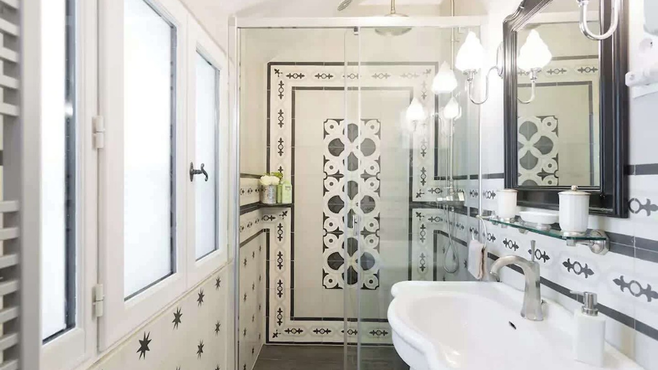 Photo of Bathroom in Les Iles