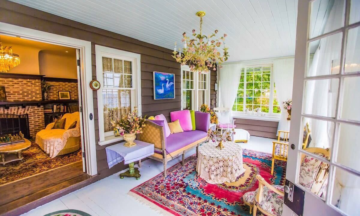 Photo of Livingroom in Burlington