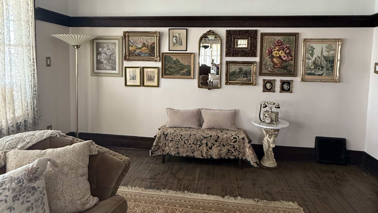 Photo of Livingroom in Burlington
